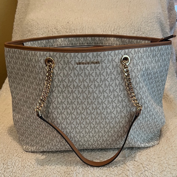 MICHAEL Michael Kors Handbags - Michael Kors Jet set laptop sleve bag